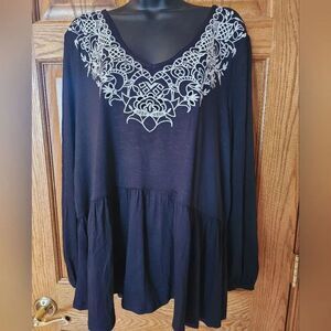 Embroidered V-Neck Long Sleeve Women's Top in Navy